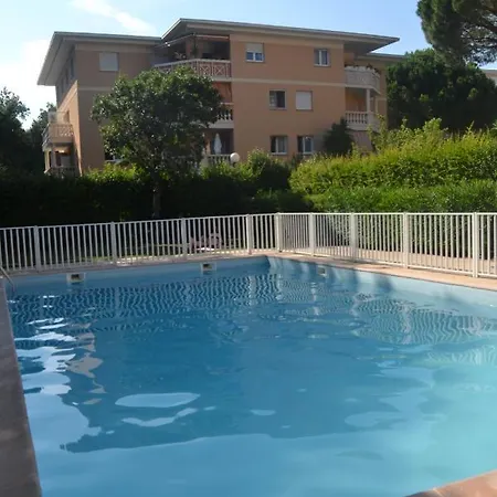 דירה Tranquille Avec Jardin Et Piscine Fréjus